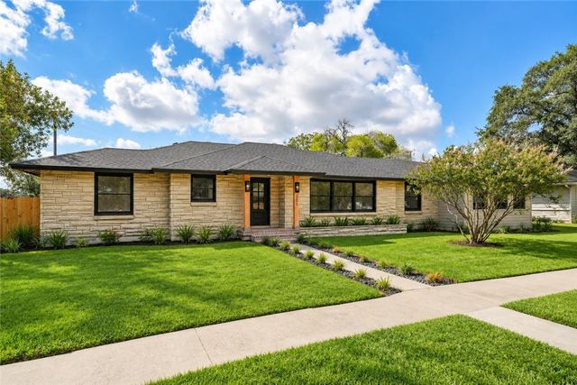 301 Pasadena Pl, Corpus Christi, TX 78411