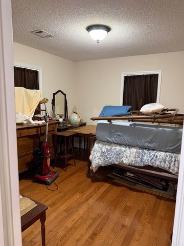 218 Brewer Avenue, Mountain View, AR 72560