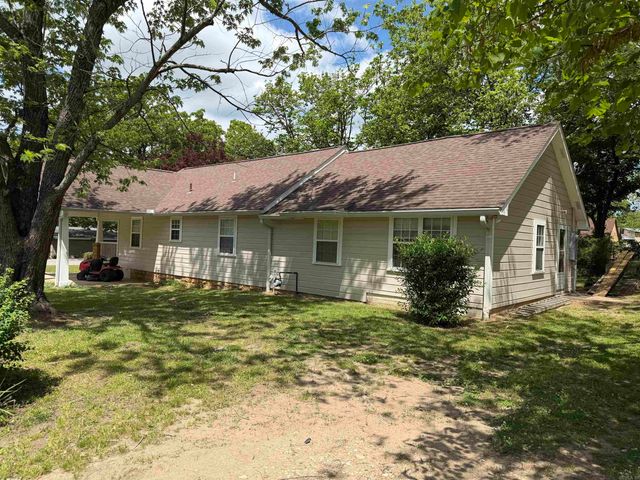 218 Brewer Avenue, Mountain View, AR 72560