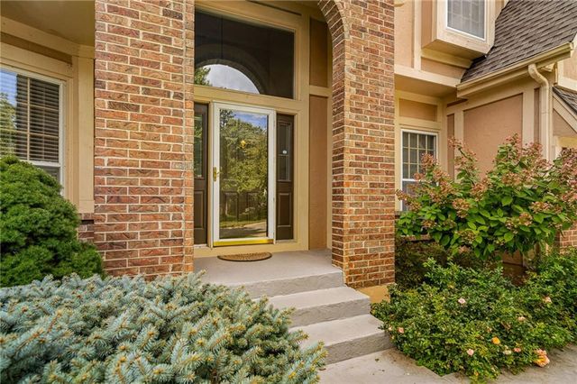 9139 W 131st Place, Overland Park, KS 66213