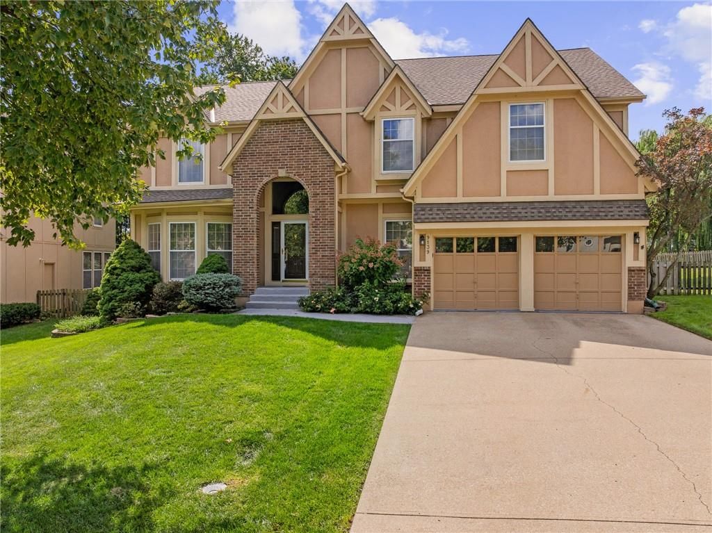 9139 W 131st Place, Overland Park, KS 66213