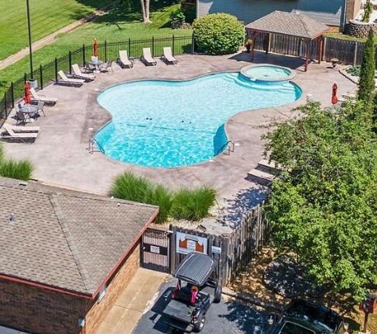 4916 S Buckingham Lane, Springfield, MO 65810