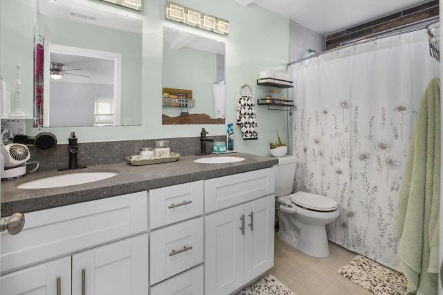 5868 Greycourt Ave, San Diego, CA 92114