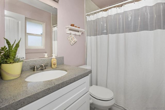 5868 Greycourt Ave, San Diego, CA 92114