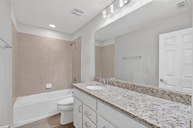 5271 BRYDON WOODS CIRCLE, St Cloud, FL 34771