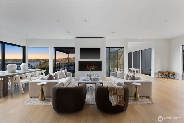 29816 23rd Avenue SW, Federal Way, WA 98023