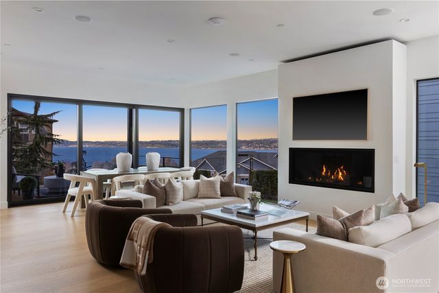 29816 23rd Avenue SW, Federal Way, WA 98023