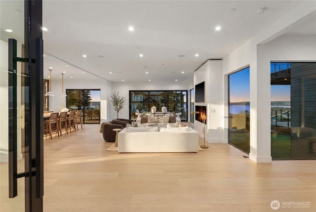 29816 23rd Avenue SW, Federal Way, WA 98023