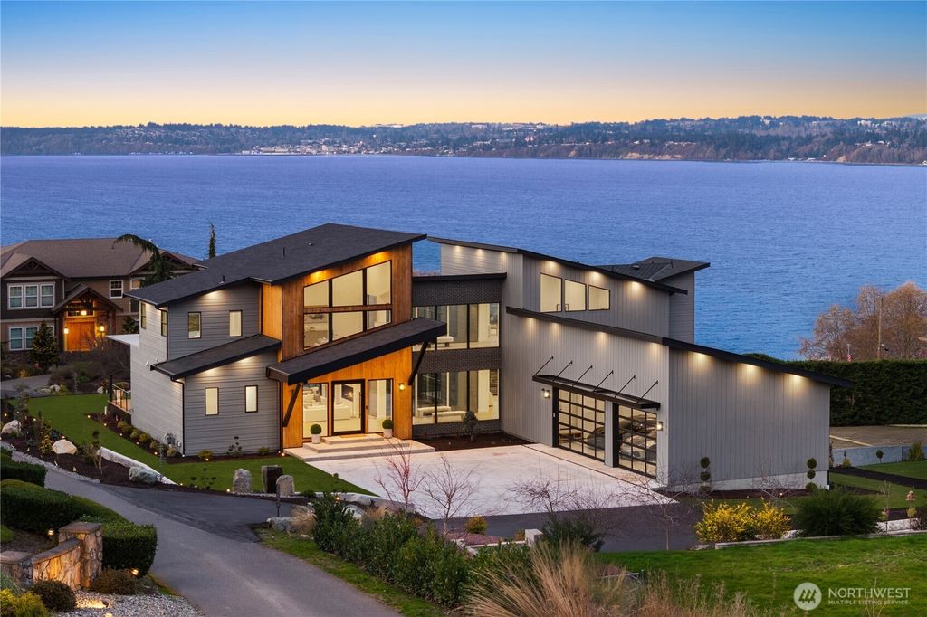 29816 23rd Avenue SW, Federal Way, WA 98023