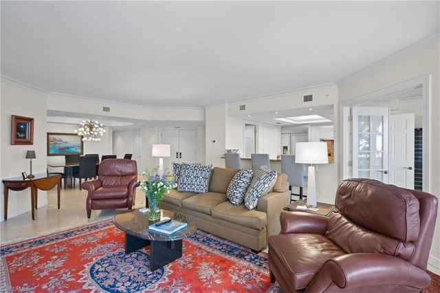 4021 Gulf Shore BLVD N 202, Naples, FL 34103