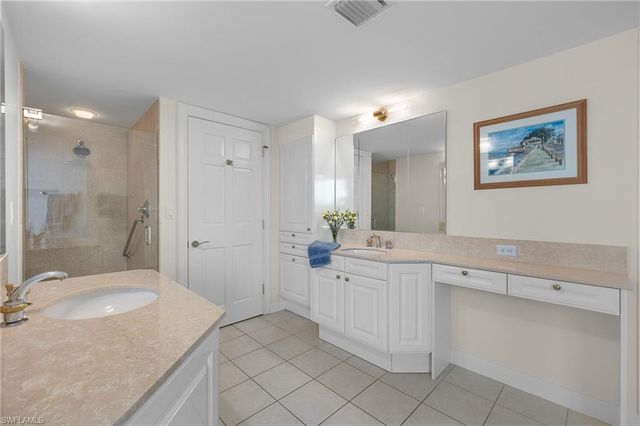 4021 Gulf Shore BLVD N 202, Naples, FL 34103