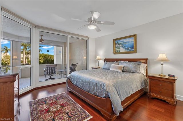 4021 Gulf Shore BLVD N 202, Naples, FL 34103