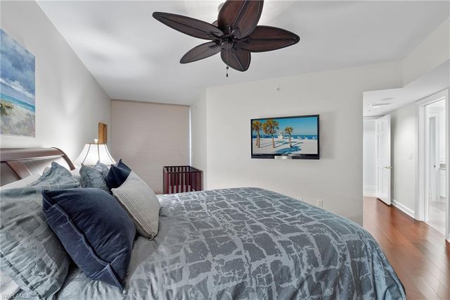 4021 Gulf Shore BLVD N 202, Naples, FL 34103