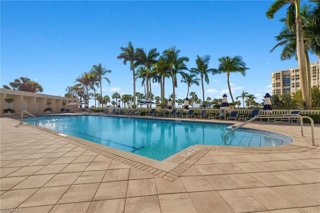 4021 Gulf Shore BLVD N 202, Naples, FL 34103