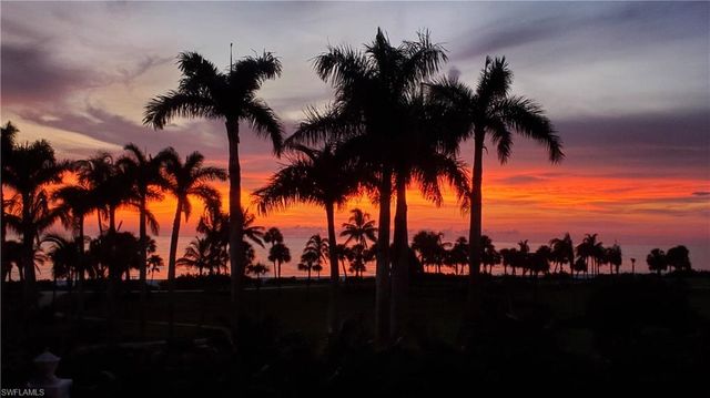 4021 Gulf Shore BLVD N 202, Naples, FL 34103