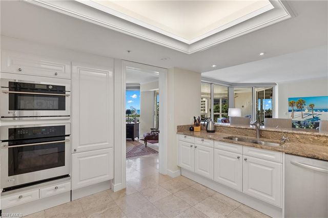 4021 Gulf Shore BLVD N 202, Naples, FL 34103