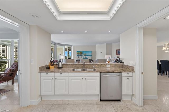 4021 Gulf Shore BLVD N 202, Naples, FL 34103