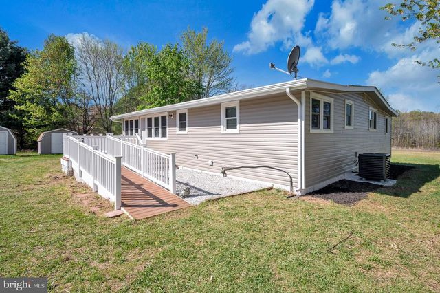 8145 SEAYS RD, Spotsylvania, VA 22551