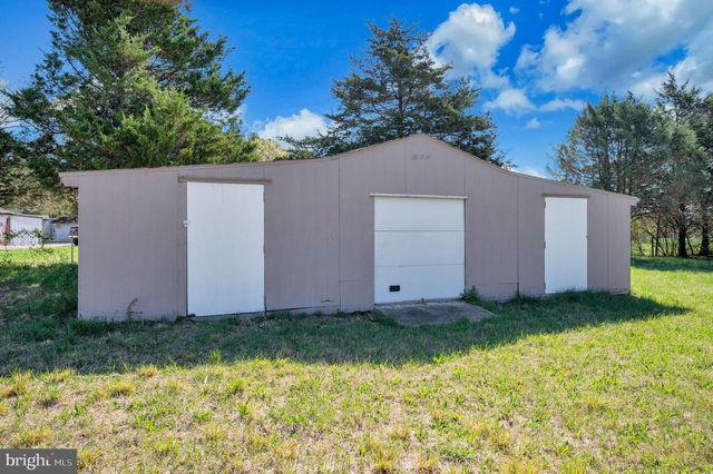 8145 SEAYS RD, Spotsylvania, VA 22551