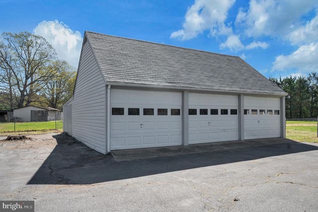 8145 SEAYS RD, Spotsylvania, VA 22551