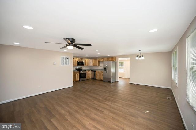 8145 SEAYS RD, Spotsylvania, VA 22551
