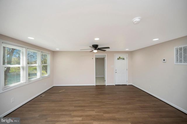 8145 SEAYS RD, Spotsylvania, VA 22551