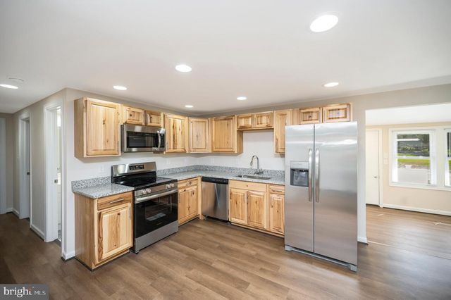8145 SEAYS RD, Spotsylvania, VA 22551