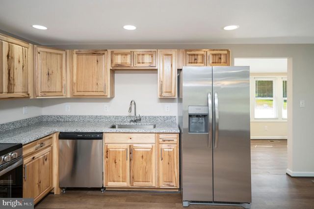 8145 SEAYS RD, Spotsylvania, VA 22551