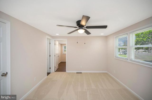 8145 SEAYS RD, Spotsylvania, VA 22551
