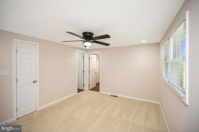 8145 SEAYS RD, Spotsylvania, VA 22551