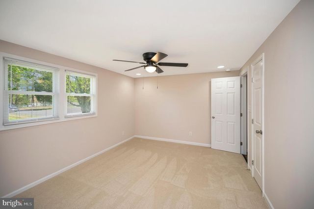 8145 SEAYS RD, Spotsylvania, VA 22551