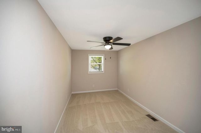 8145 SEAYS RD, Spotsylvania, VA 22551