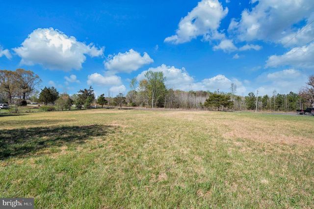 8145 SEAYS RD, Spotsylvania, VA 22551