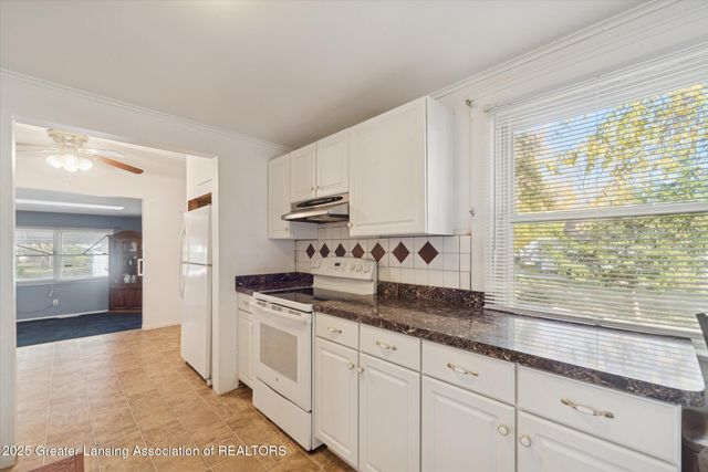 1327 N Jenison Avenue, Lansing, MI 48915