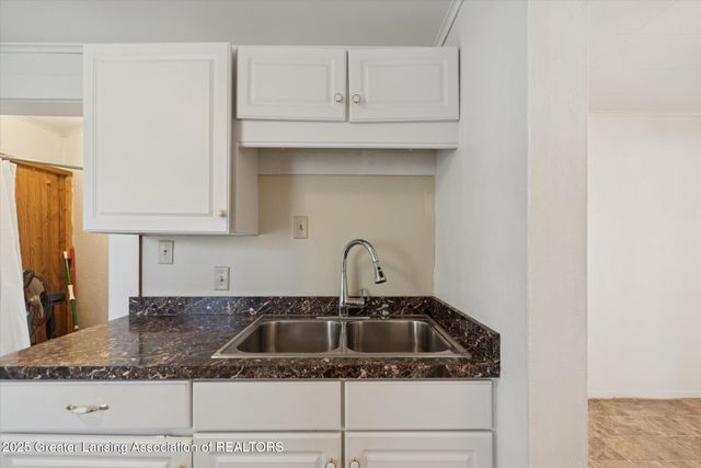 1327 N Jenison Avenue, Lansing, MI 48915