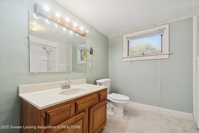 1327 N Jenison Avenue, Lansing, MI 48915