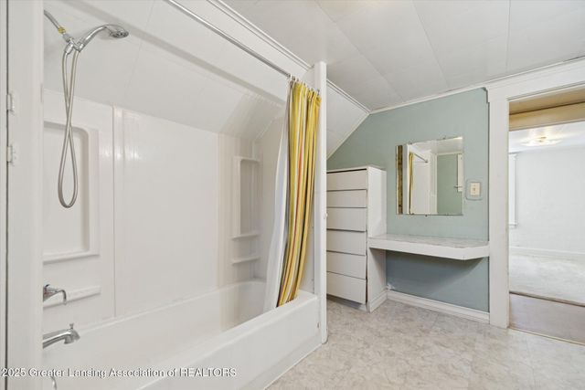 1327 N Jenison Avenue, Lansing, MI 48915