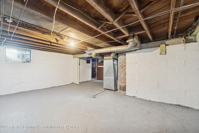 1327 N Jenison Avenue, Lansing, MI 48915