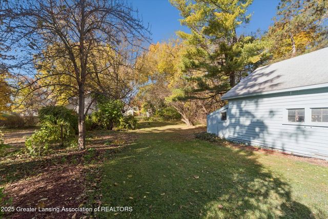 1327 N Jenison Avenue, Lansing, MI 48915
