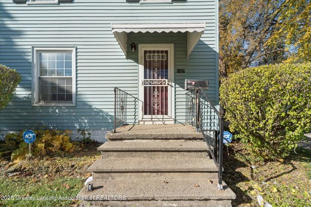 1327 N Jenison Avenue, Lansing, MI 48915