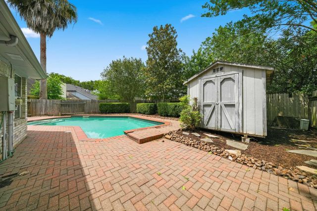 223 W New Meadows Drive, Sugar Land, TX 77479