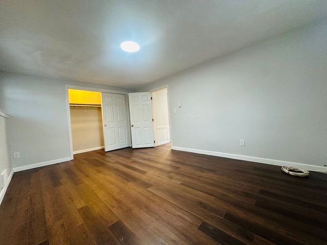 222 School St 4, Walpole, MA 02081