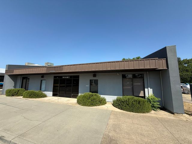 748 N Market Street, Redding, CA 96003