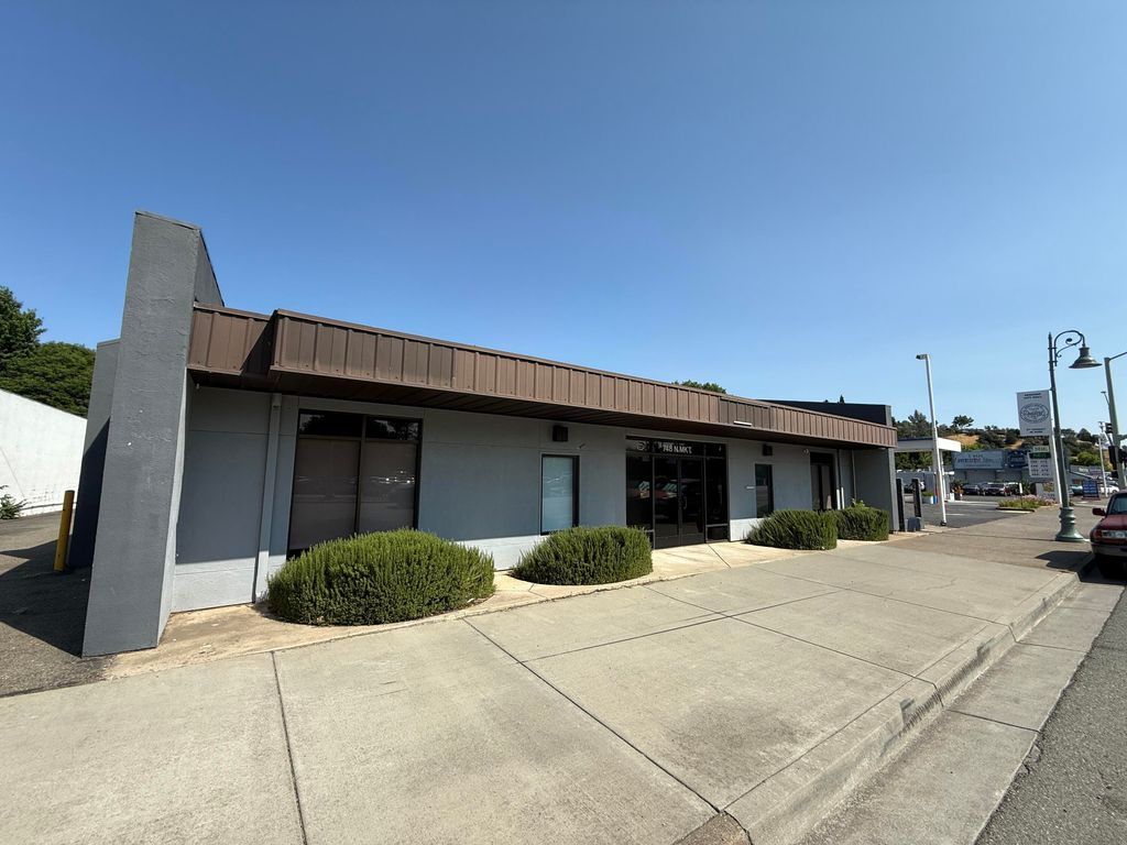 748 N Market Street, Redding, CA 96003