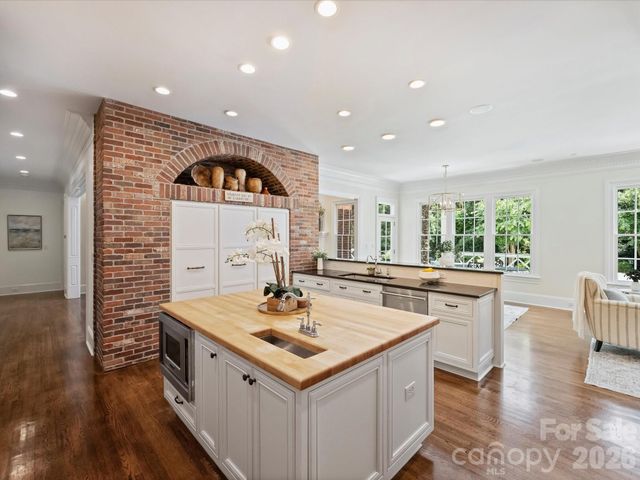 9146 Heydon Hall Circle, Charlotte, NC 28210