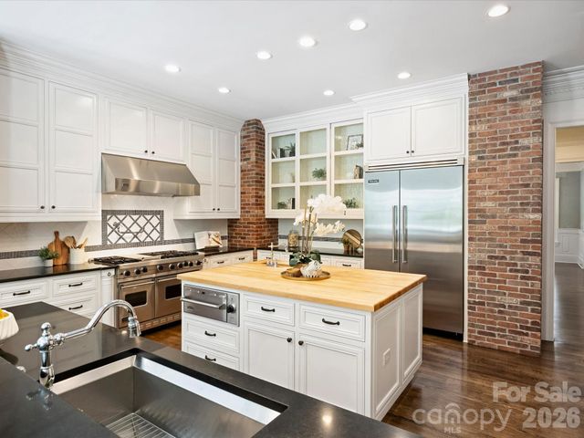 9146 Heydon Hall Circle, Charlotte, NC 28210