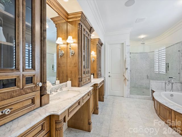 9146 Heydon Hall Circle, Charlotte, NC 28210