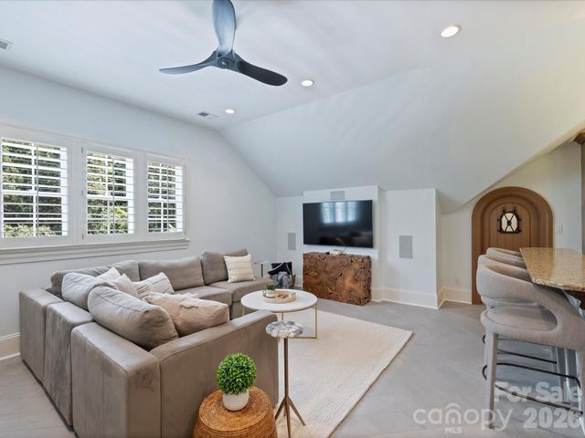 9146 Heydon Hall Circle, Charlotte, NC 28210
