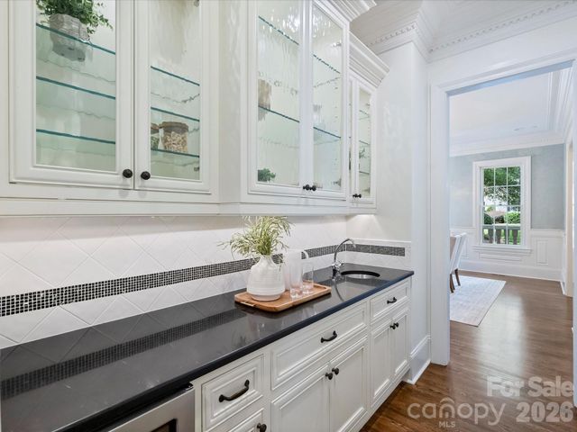 9146 Heydon Hall Circle, Charlotte, NC 28210