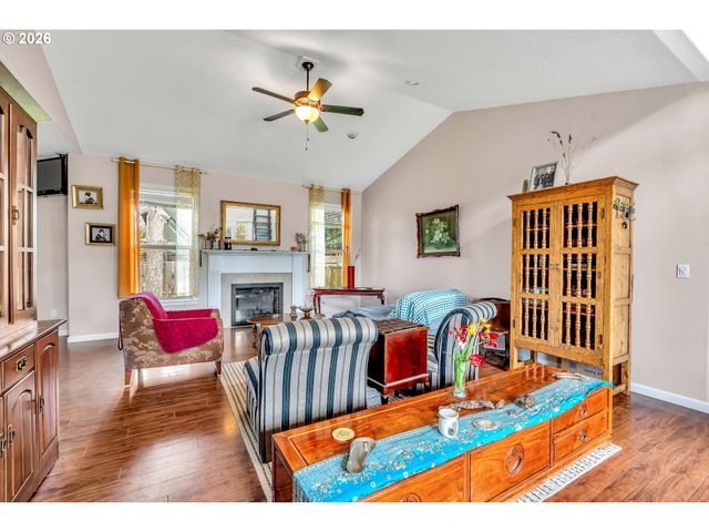 580 E AZALEA St, Yamhill, OR 97148